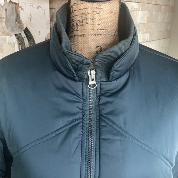 Vigoss blue almost an emerald green puffer jacket winter with zip closure - Picture 2 of 16